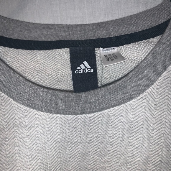 Adidas Crewneck - Picture 3 of 5